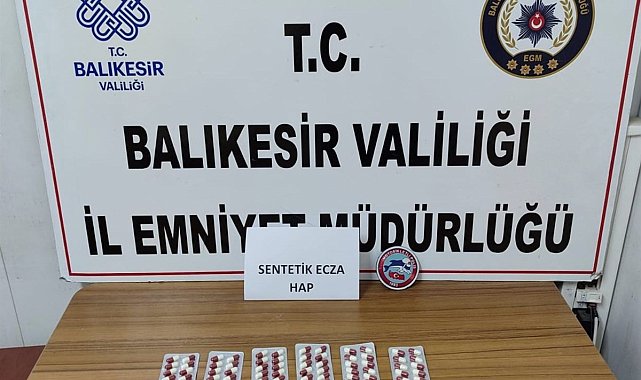 Motosikletli polis 2 şahısta tabanca ve uyuşturucu madde ele geçirdi