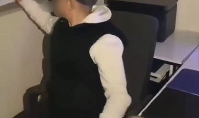 Muhtarlık penceresinde havaya ateş açan maganda kamerada