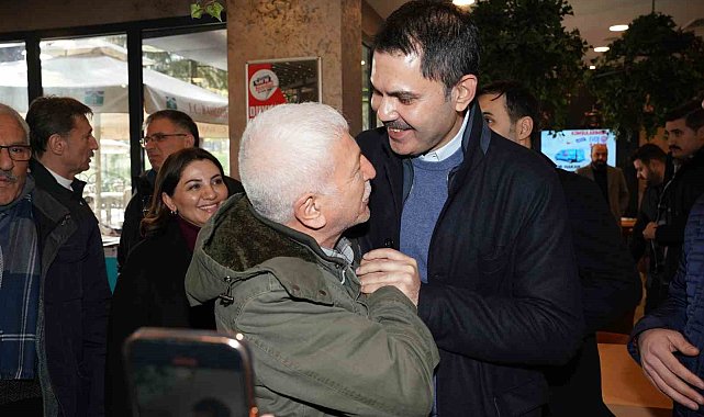 Murat Kurum'a Bahçelievler Belediyesi Sosyal Tesisleri'nde vatandaşlardan yoğun ilgi