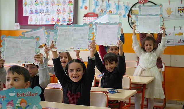 Muş'ta 108 bin 760 öğrenci karne heyecanı yaşadı