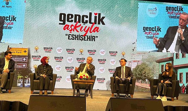 Nebi Hatipoğlu Gençlik Buluşması'nda öğrenciler için vaatlerini açıkladı