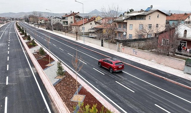 Necmettin Erbakan Caddesi'nin üçüncü etabında ilk sürüşü Başkan Altay yaptı