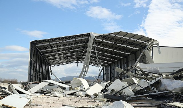 Nilüfer'de 4 bina yerle bir edildi