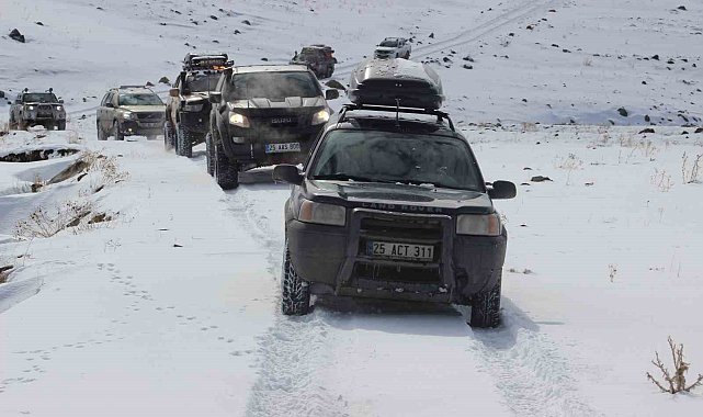 Off-roadçuların lastik raftingi keyfi