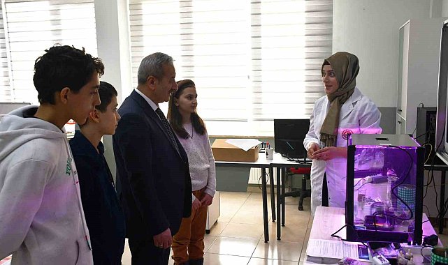 Öğrenciler uzayda gıda ürünleri yetiştirme deneylerini sürdürüyor