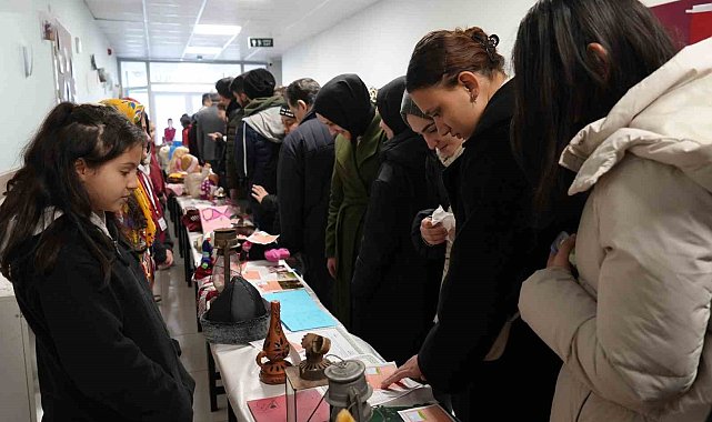 Öğrencilerin eski eşyaları sergisi tarihe yolculuk yaptırdı