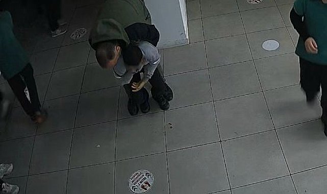 Öğrencisinin hayatını 'Heimlich manevrası' ile kurtardı