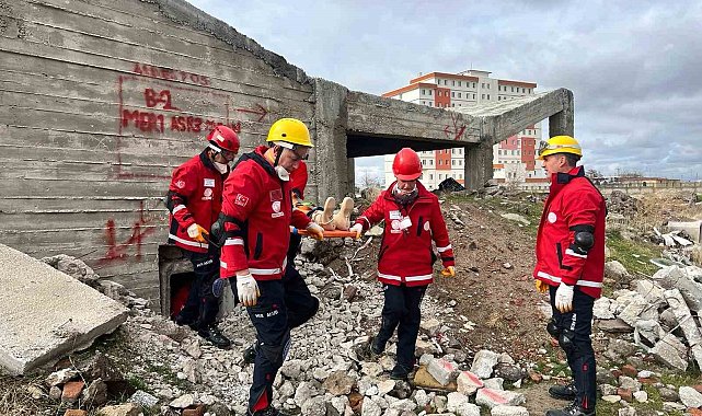 Öğretmen arama kurtarma gönüllüleri eğitimleri tamamladı