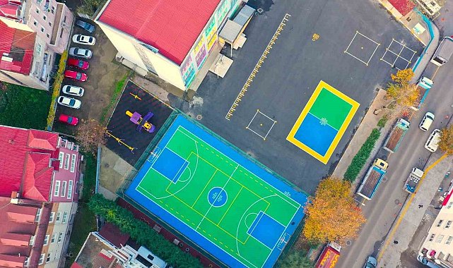 Okul bahçelerine renkli dokunuş