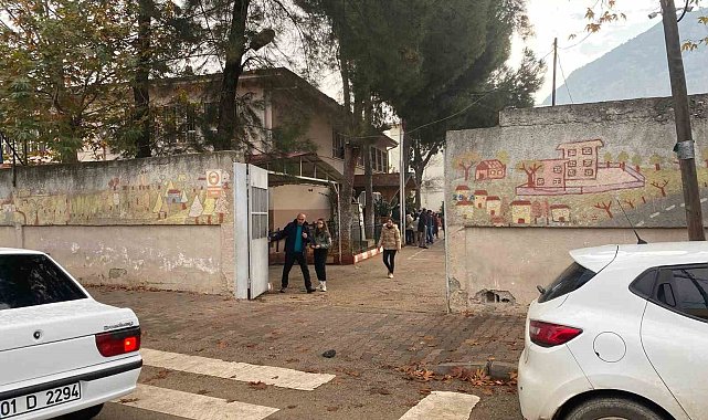 Okulda çıkan yangın paniğe neden oldu