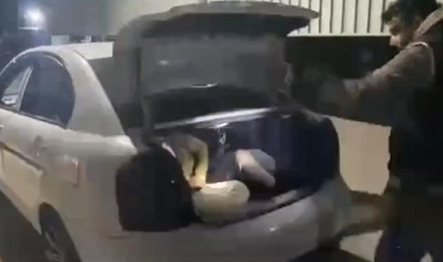 Osmaniye'de durdurulan otomobilin bagajından kaçak göçmen çıktı
