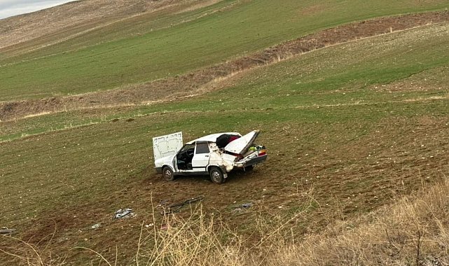 Otomobil tarlaya uçtu: 2 yaralı