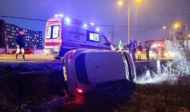 Otomobil yan yattı: 3'ü çocuk 5 kişi yaralandı