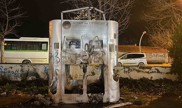 Oyuncak ve kitap yardım kumbarası cayır cayır yandı