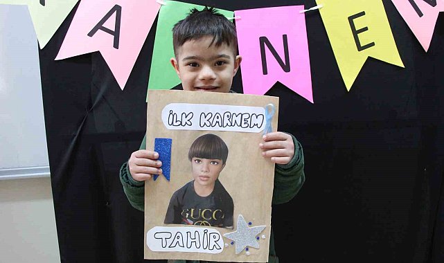 Özel öğrencilerin ilk karne heyecanı