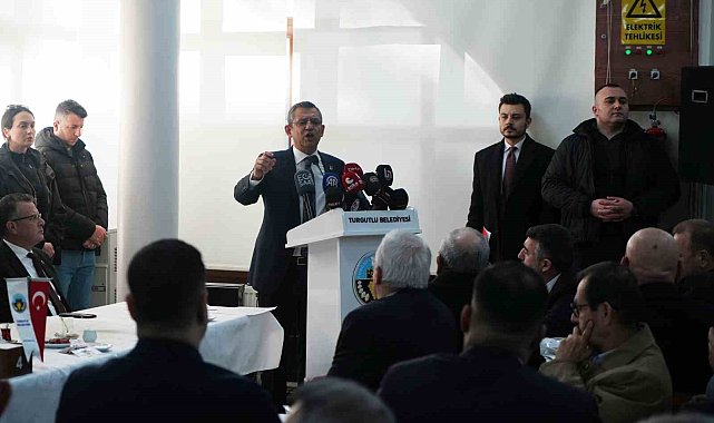 Özgür Özel&#039;den emekli maaşı teklifi: &quot;En az asgari ücret oranında olmalı&quot;