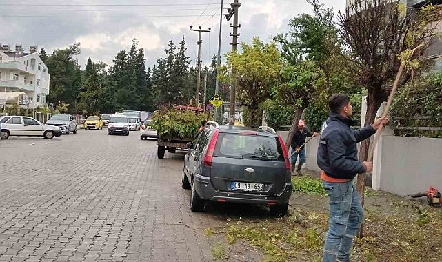 Park ve bahçeler Marmaris'in çehresini değiştiriyor