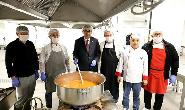 PAÜ kendi yemeğini pişirmeye başladı