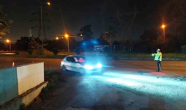 Payas'ta polis ekiplerinden sıkı denetim