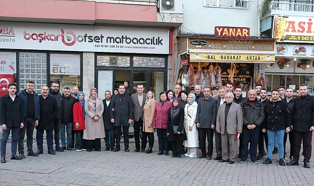 Pehlivan, tarihi çarşıda esnafla buluştu