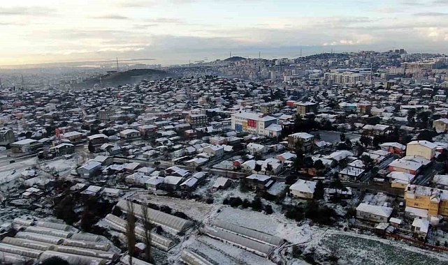 Pendik'te kartpostallık kar manzarası havadan görüntülendi
