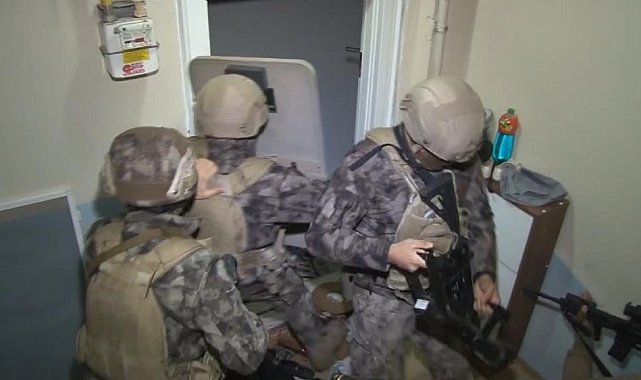 Polis şüphelileri yataklarından aldı