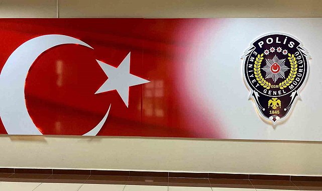 Polise arkadaşının kimliğini gösterdi, kandıramadı