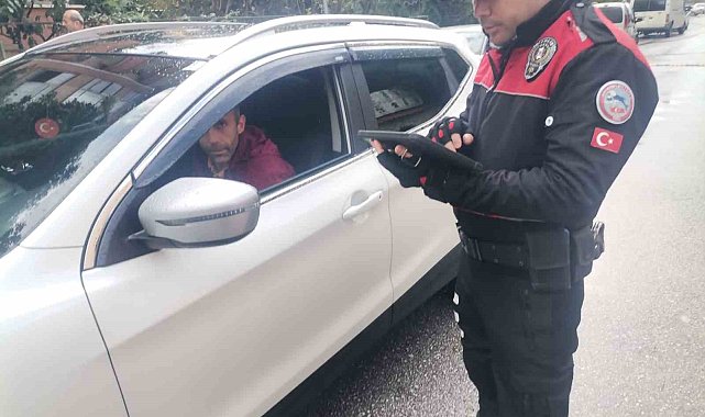 Polisten okul servis araçları ve çevrelerinde denetim