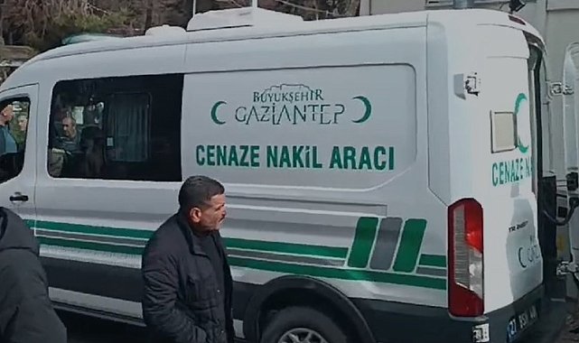 Pres makinesine sıkışan işçi feci şekilde can verdi