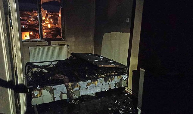 Prizde takılı gece lambası yangına neden oldu