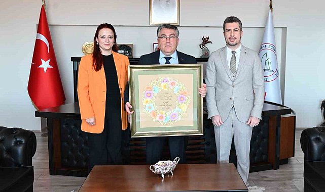 Rektör Özölçer'den Gümüş ve Yıldırım'a teşekkür belgesi