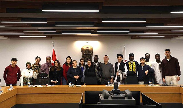 Rektör Prof. Dr. Adnan Özcan, ESTÖMER öğrencileriyle kahvaltıda bir araya geldi