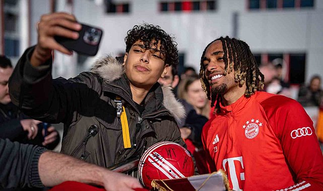 Sacha Boey, Bayern Münih'te ilk antrenmanına çıktı
