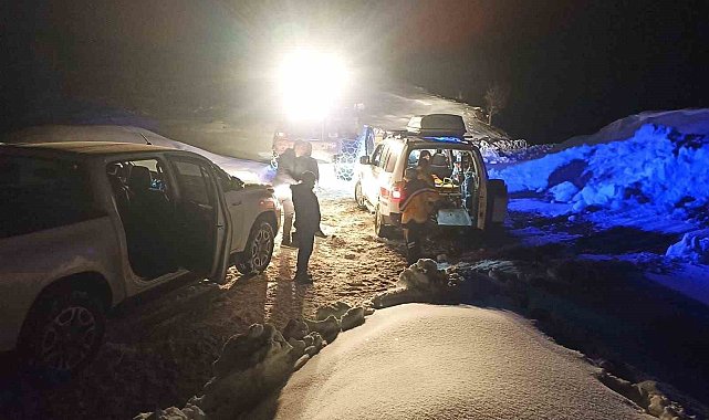 Sağlık ekipleri kar nedeniyle 6 saatlik çalışma sonrası hastaya ulaştı