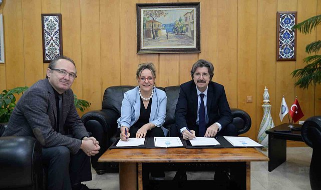 Sağlık Hizmetleri MYO'yu tercih edecek 15 öğrenciye burs desteği