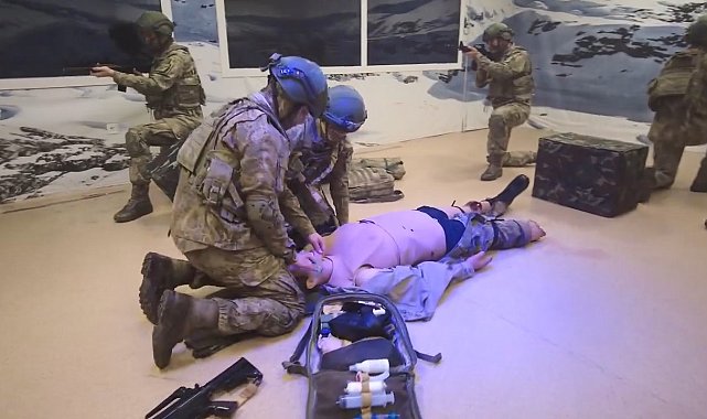 Sahra Sıhhiye'de gerçeğini aratmayan yüksek teknolojili tatbikat