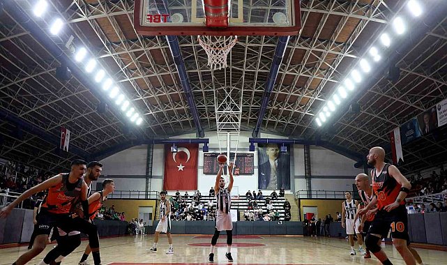 Sakarya Büyükşehir basket ikinci yarıya galibiyetle başladı: 71-91