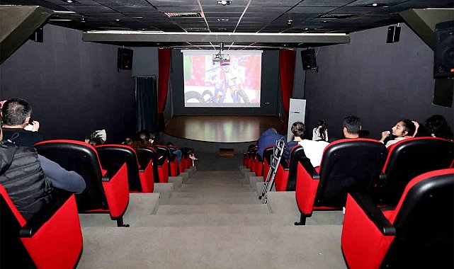 Sakarya Büyükşehir minik kalplere dokunuyor