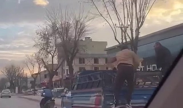 Sakarya&#039;da ilginç görüntü: Gören dönüp bir daha baktı