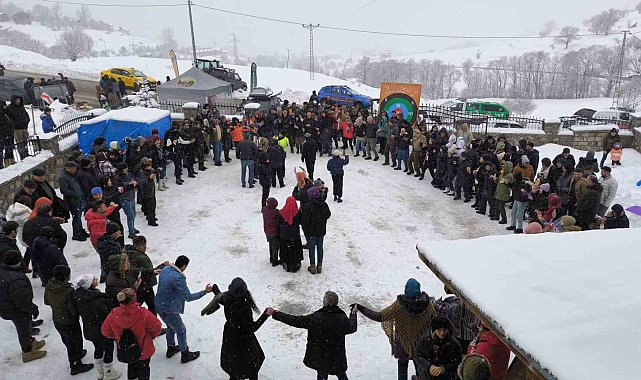 Sakin Şehir Şavşat'ta kış şenlikleri renkli görüntülere sahne oldu