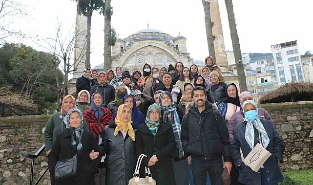 Salihlili kadınlar Manisa'nın tarihi yerlerini gezdi