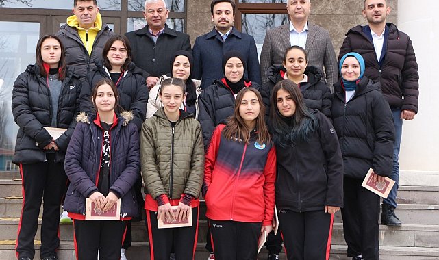 Şampiyonlardan Kaymakam Erdem'e ziyaret