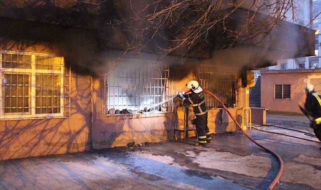 Samsun'da ev yangını: 4 kişi dumandan etkilendi