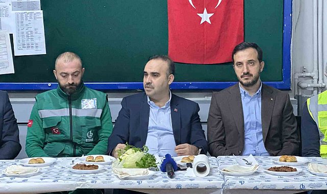Sanayi ve Teknoloji Bakanı Kacır yeni yıla gençlerle girdi