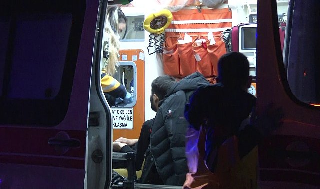 Sancaktepe'de 5 aracın karıştığı zincirleme kazada 2 kişi yaralandı