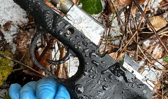 Santa Maria Kilisesi saldırısında kullanılan silah parçalarından bir kısmı ormanlık alanda bulundu