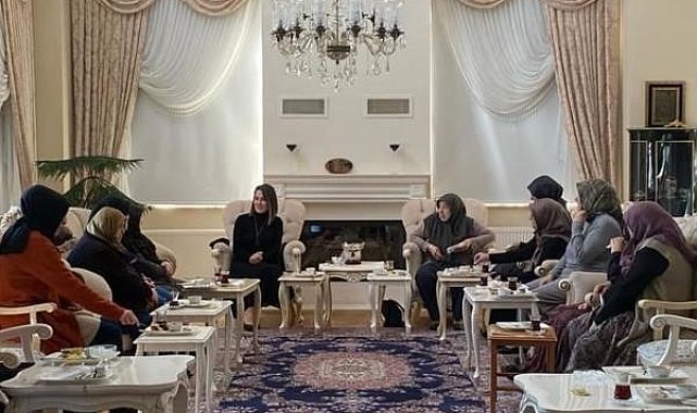 Şehit aileleri vali konağında ağırlandı