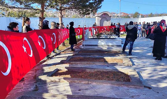 Şehitler için yürüyüp, terörü lanetlediler