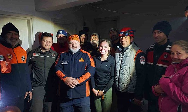 Seydikemer'de dağda mahsur kalan Amerikalı turist kurtarıldı