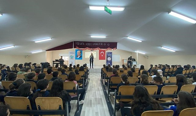 Siber Suçlarla Mücadele Şube Müdürlüğü ekipleri vatandaşları bilgilendirdi